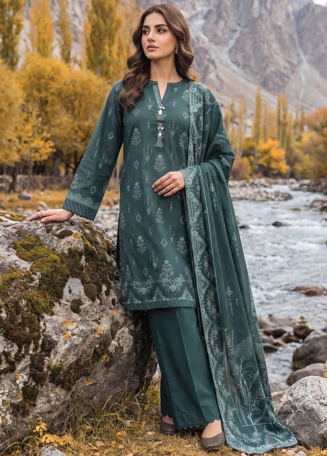 LSM Lakhany Printed Pashmina 3 Piece Unstitched Suit LSM26PPV1 D-LG-SG-0160-B LSM Lakhany Printed Pashmina 3 Piece Unstitched Suit LSM26PPV1 D-LG-SG-0160-B