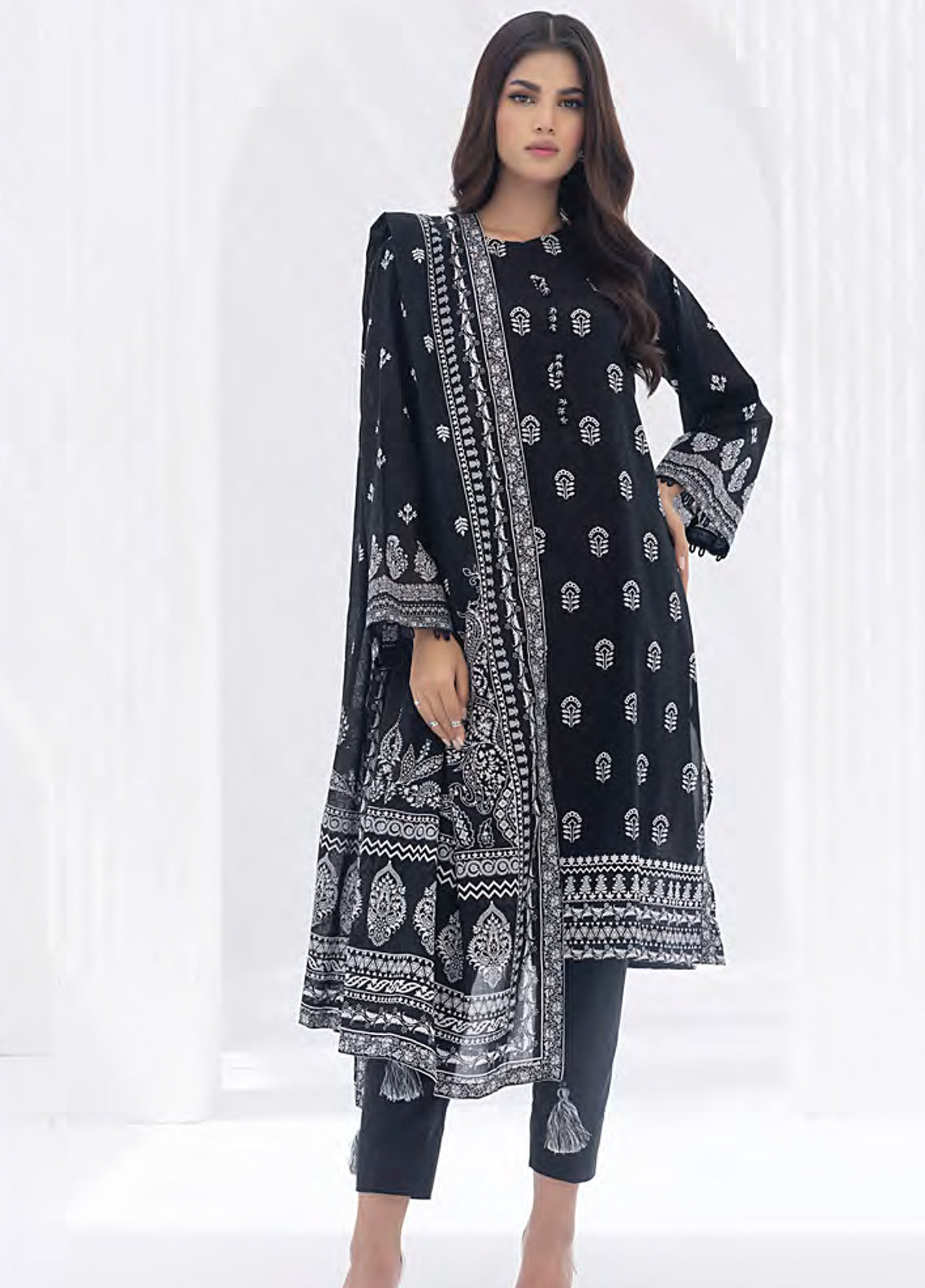 Lakhany Monochrome Printed Lawn Suits Unstitched 3 Piece Suit - LSM24MP LG-AR-0010 Lakhany Monochrome Printed Lawn Suits Unstitched 3 Piece Suit - LSM24MP LG-AR-0010