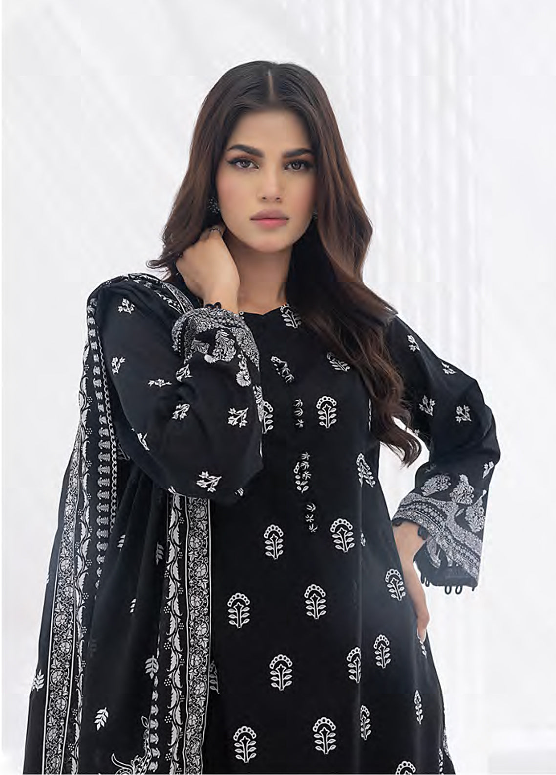 Lakhany Monochrome Printed Lawn Suits Unstitched 3 Piece Suit - LSM24MP LG-AR-0010 Lakhany Monochrome Printed Lawn Suits Unstitched 3 Piece Suit - LSM24MP LG-AR-0010
