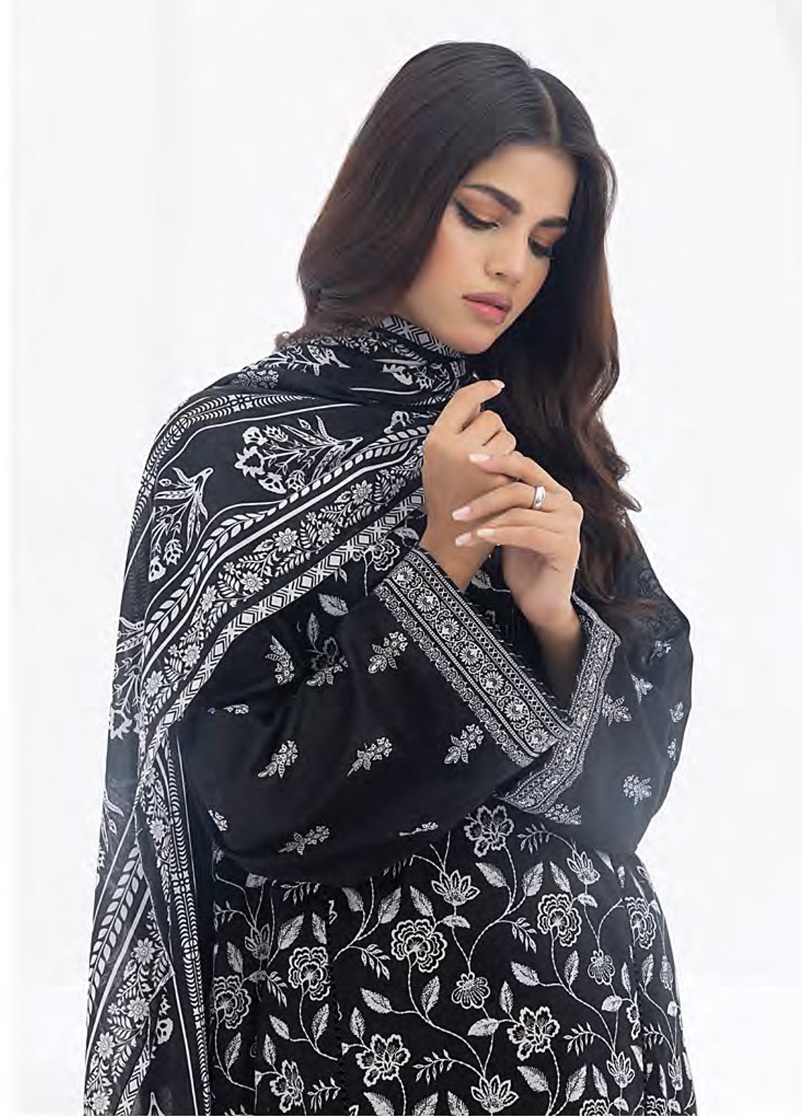 Lakhany Monochrome Printed Lawn Suits Unstitched 3 Piece Suit - LSM24MP LG-AR-0011 Lakhany Monochrome Printed Lawn Suits Unstitched 3 Piece Suit - LSM24MP LG-AR-0011