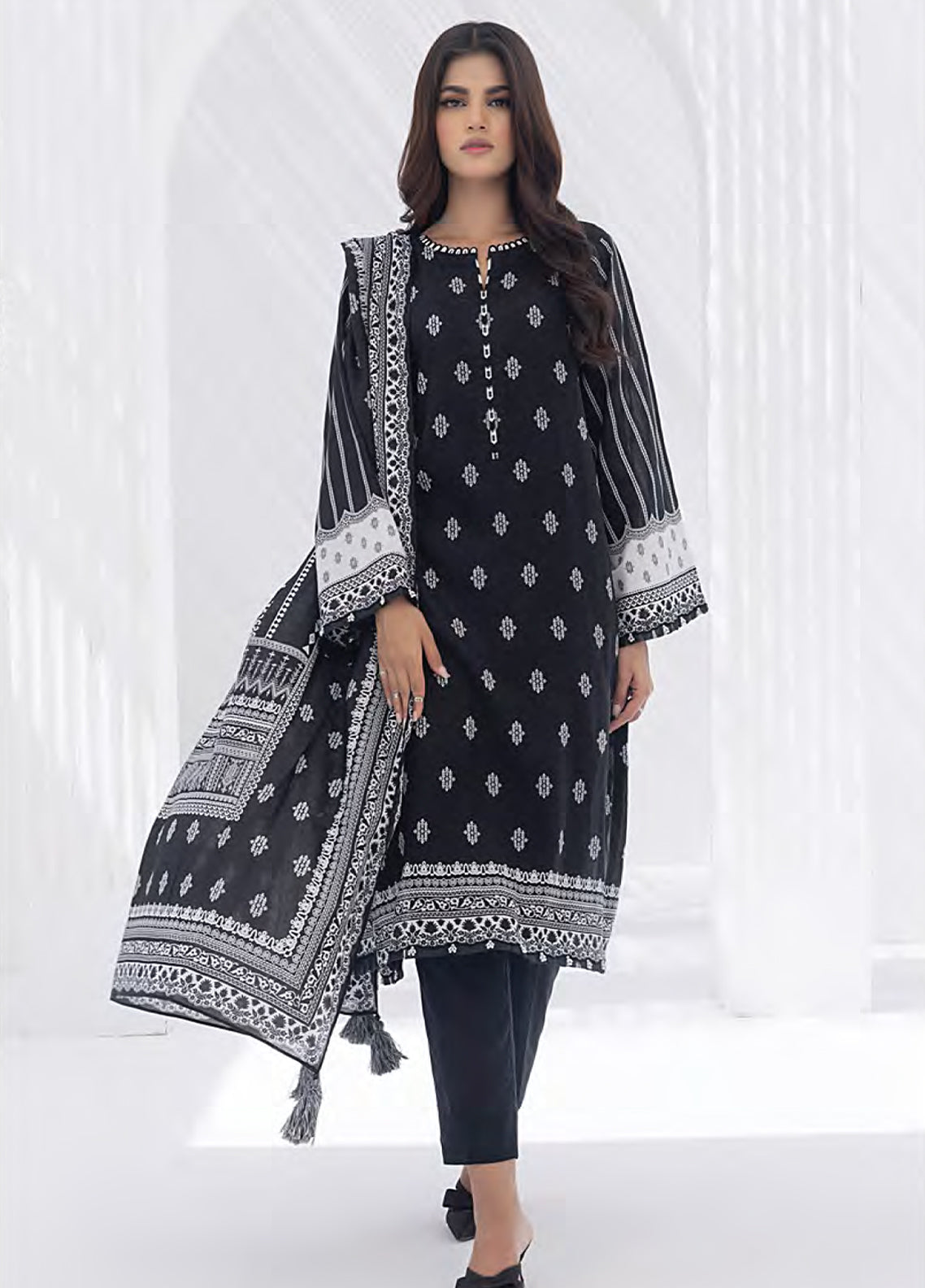 Lakhany Monochrome Printed Lawn Suits Unstitched 3 Piece Suit - LSM24MP LG-SK-0233 Lakhany Monochrome Printed Lawn Suits Unstitched 3 Piece Suit - LSM24MP LG-SK-0233