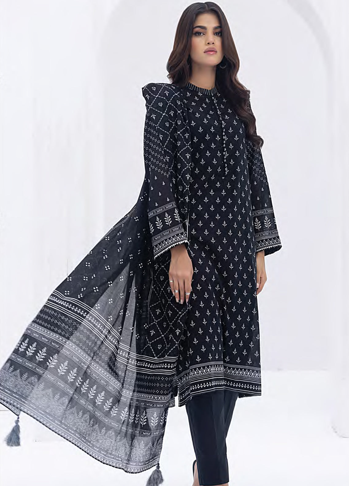 Lakhany Monochrome Printed Lawn Suits Unstitched 3 Piece Suit - LSM24MP LG-SR-0214 Lakhany Monochrome Printed Lawn Suits Unstitched 3 Piece Suit - LSM24MP LG-SR-0214