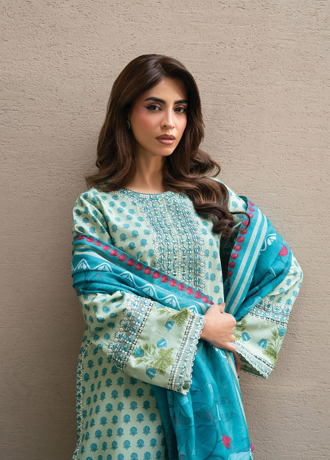 Layana Xenia Luxury Embroidered Lawn 3 Piece Unstitched Suit XE26LS D-04 ZAHARA Layana Xenia Luxury Embroidered Lawn 3 Piece Unstitched Suit XE26LS D-04 ZAHARA