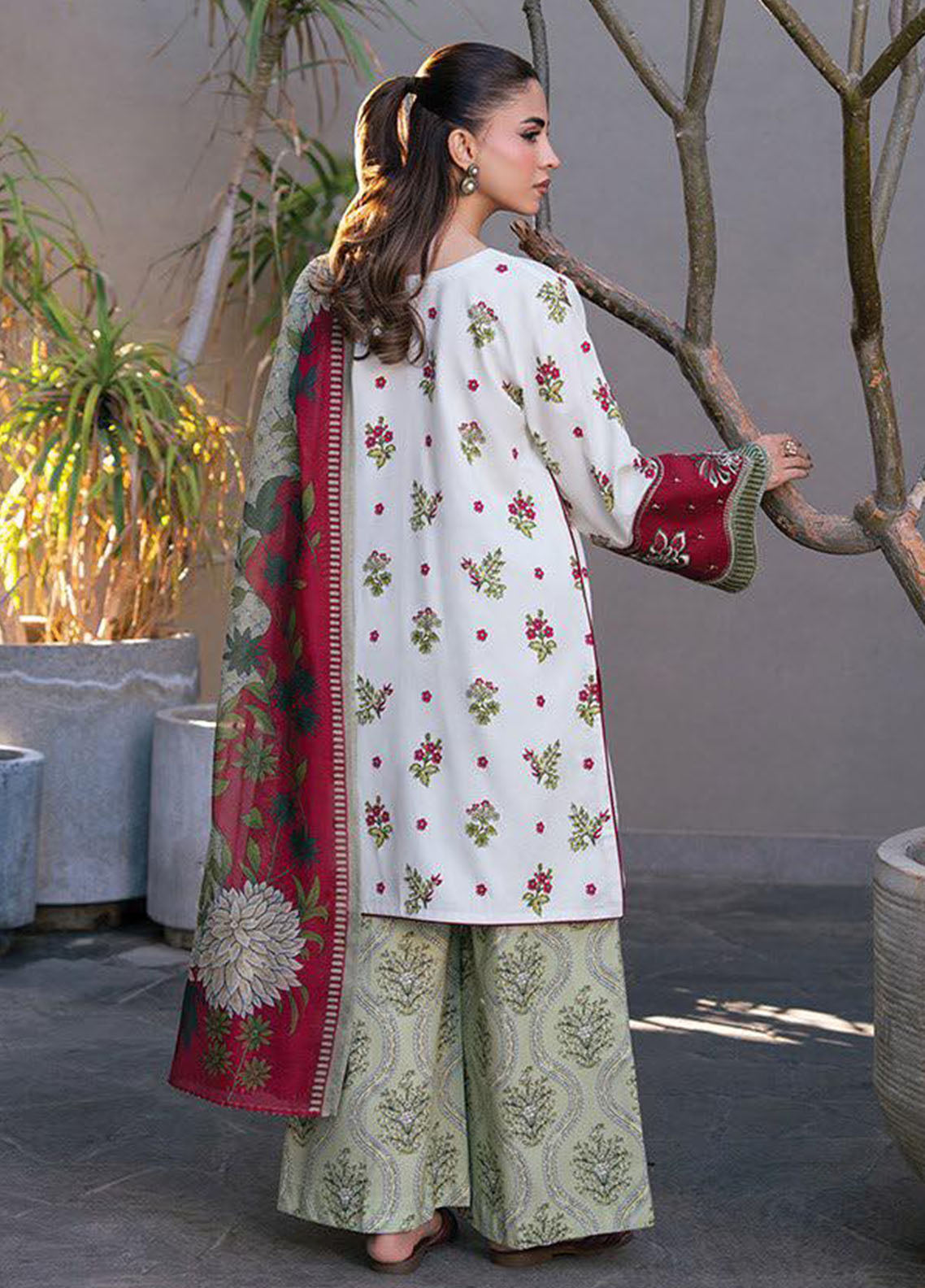 Layana Xenia Luxury Embroidered Lawn 3 Piece Unstitched Suit XE26LS D-12 AMAL Layana Xenia Luxury Embroidered Lawn 3 Piece Unstitched Suit XE26LS D-12 AMAL