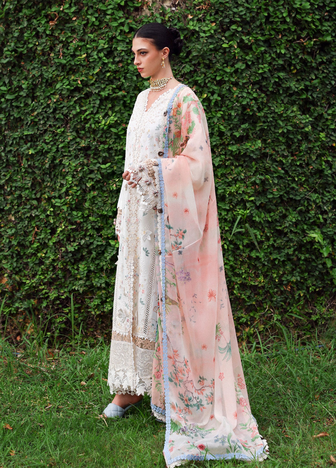 Lilas By Republic Womenswear Luxury Embroidered Lawn 3 Piece Unstitched Suit RW26LSL D-2A AMAYA Lilas By Republic Womenswear Luxury Embroidered Lawn 3 Piece Unstitched Suit RW26LSL D-2A AMAYA
