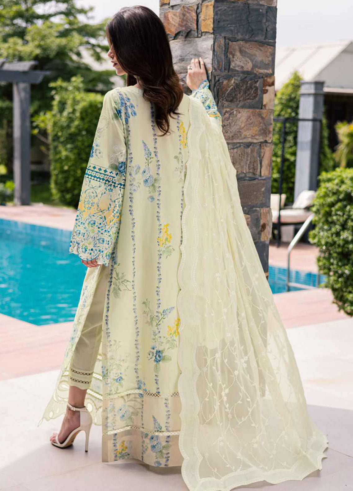 Lily May By Nureh Embroidered Lawn 3 Piece Unstitched Suit NU26LMEP D-NE-259 Lily May By Nureh Embroidered Lawn 3 Piece Unstitched Suit NU26LMEP D-NE-259