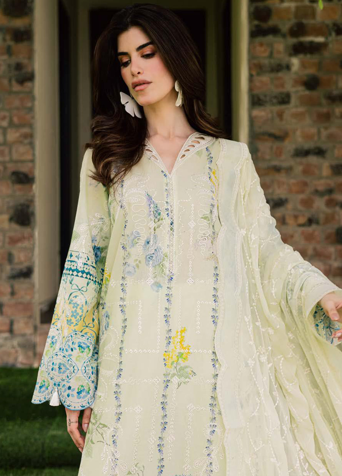 Lily May By Nureh Embroidered Lawn 3 Piece Unstitched Suit NU26LMEP D-NE-259 Lily May By Nureh Embroidered Lawn 3 Piece Unstitched Suit NU26LMEP D-NE-259