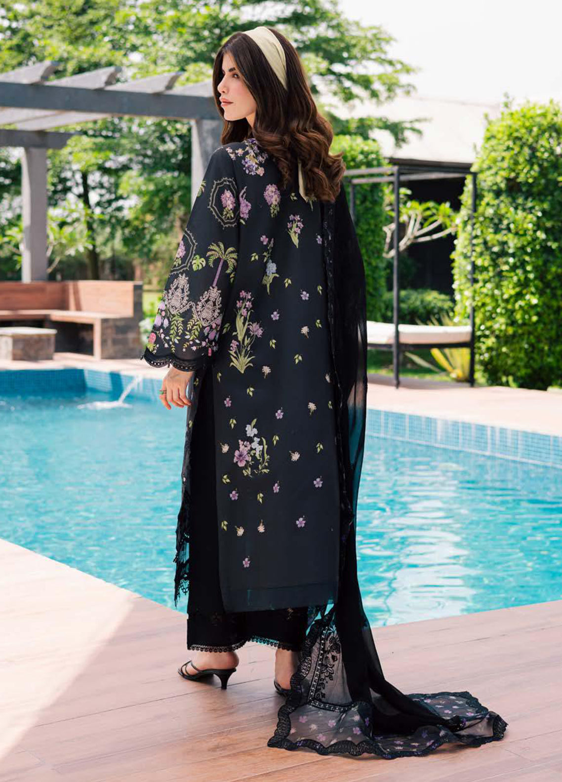 Lily May By Nureh Embroidered Lawn 3 Piece Unstitched Suit NU26LMEP D-NE-263 Lily May By Nureh Embroidered Lawn 3 Piece Unstitched Suit NU26LMEP D-NE-263