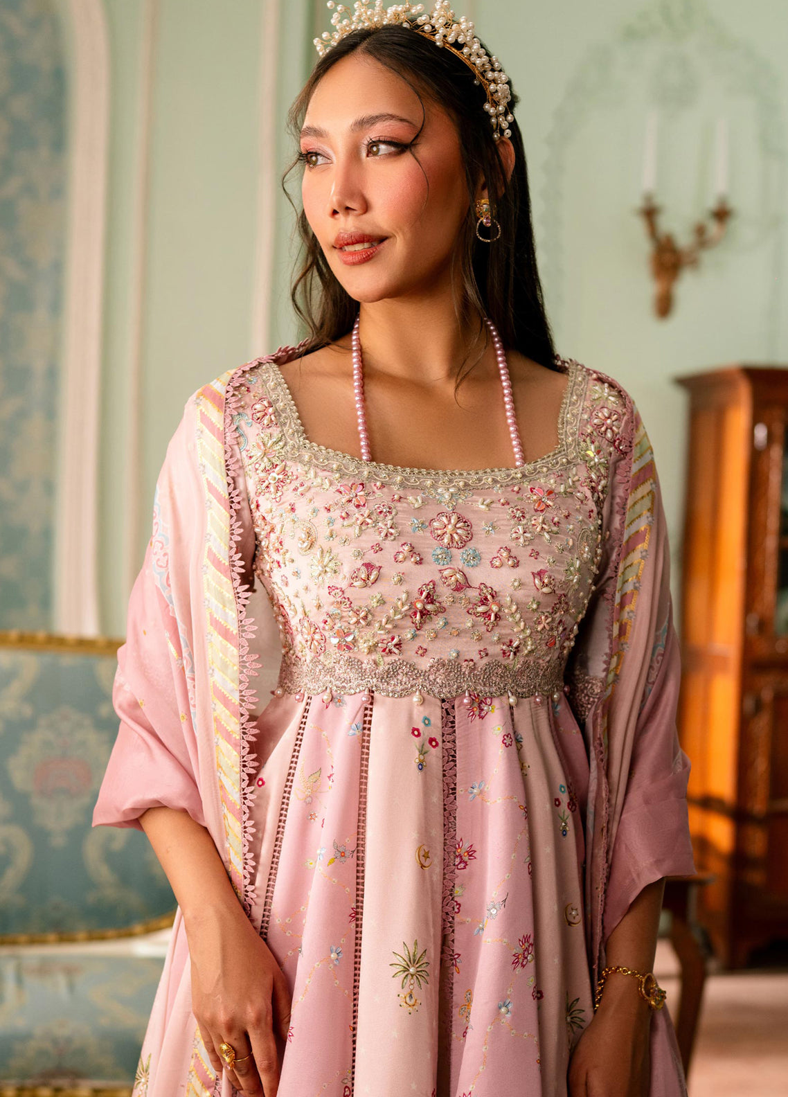 Luxe By Qalamkar Embroidered Silk 3 Piece Unstitched Suit QLM26QLS D-QSL-04 LARA Luxe By Qalamkar Embroidered Silk 3 Piece Unstitched Suit QLM26QLS D-QSL-04 LARA