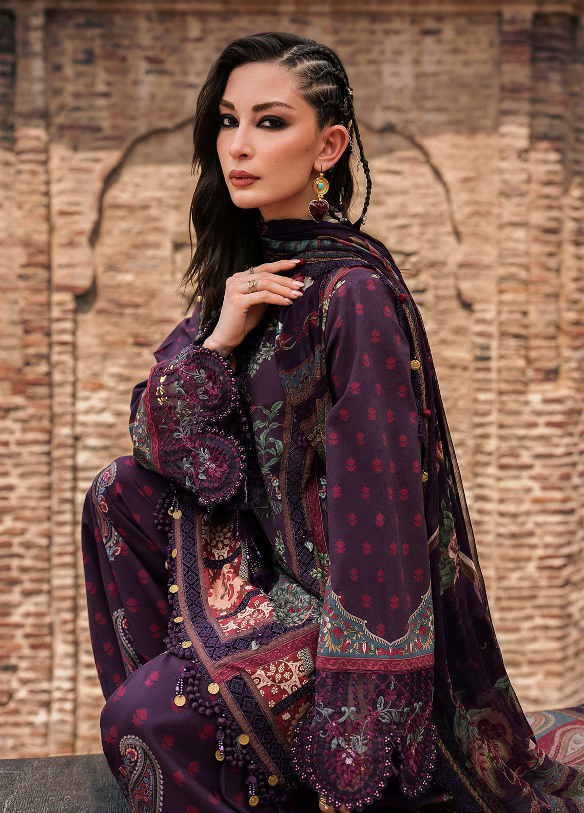 M.Prints Sounds By Maria B Embroidered Cambric 3 Piece Unstitched Suit MB26MPS D-MPT-3102-B M.Prints Sounds By Maria B Embroidered Cambric 3 Piece Unstitched Suit MB26MPS D-MPT-3102-B