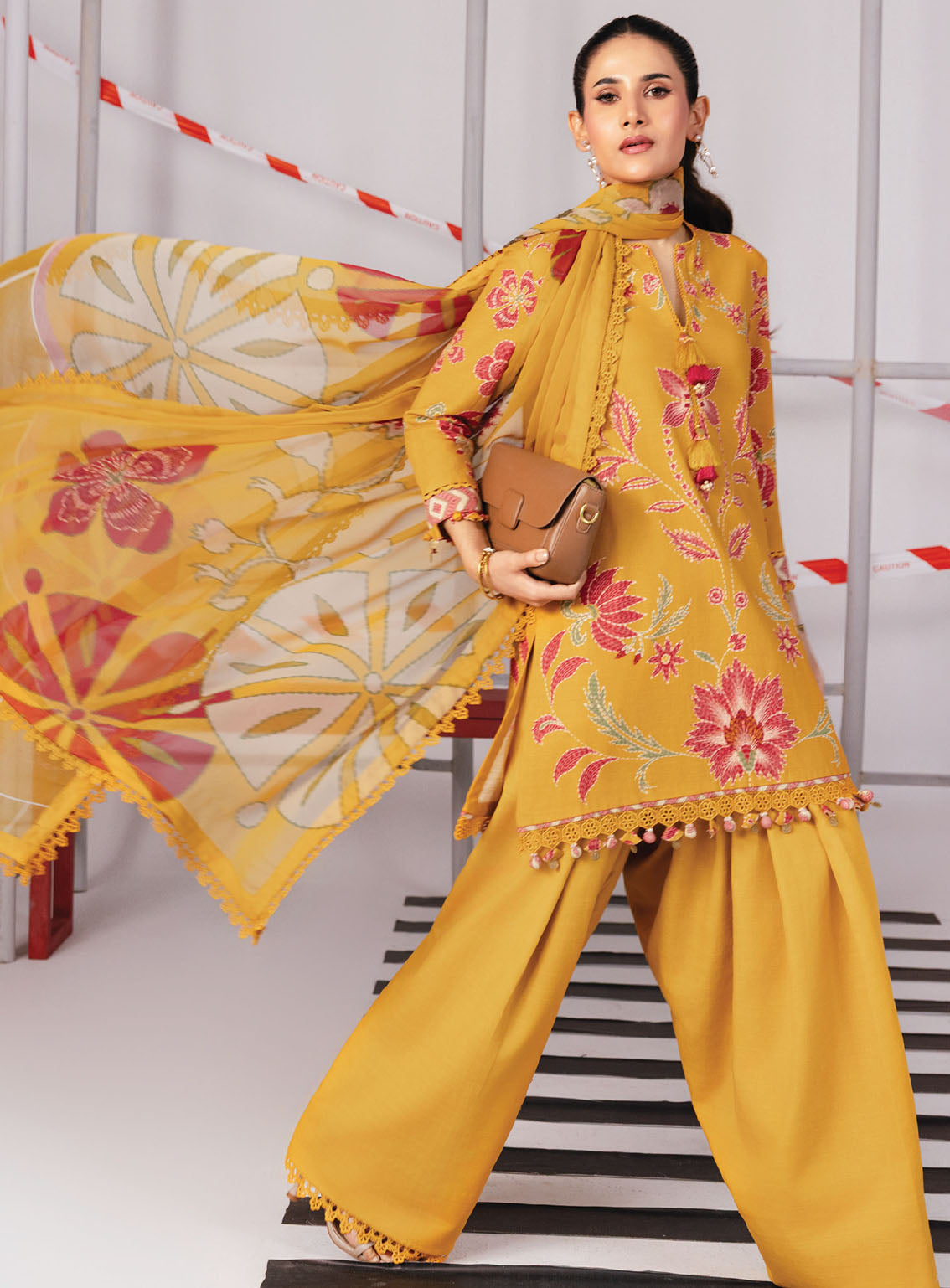 M Basic By Maria B Printed Slub Khaddar Suits Unstitched 3 Piece - MB25WU MB-CUS25-1104B M Basic By Maria B Printed Slub Khaddar Suits Unstitched 3 Piece - MB25WU MB-CUS25-1104B