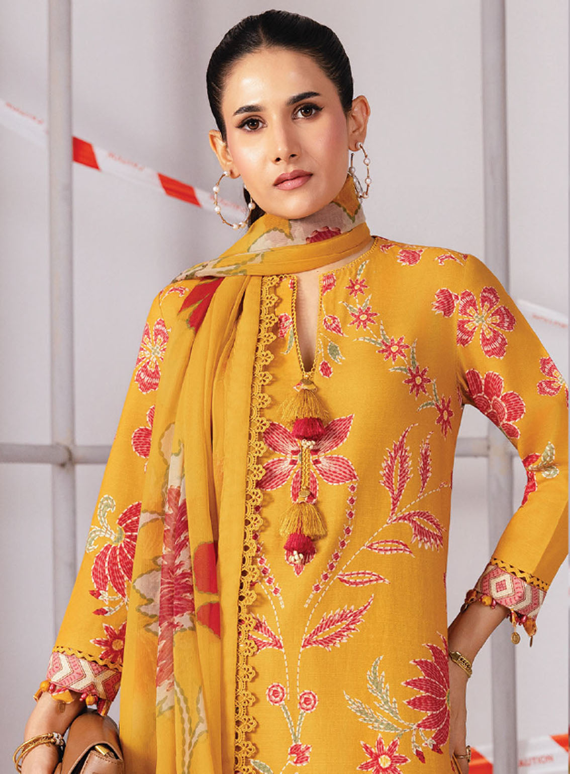 M Basic By Maria B Printed Slub Khaddar Suits Unstitched 3 Piece - MB25WU MB-CUS25-1104B M Basic By Maria B Printed Slub Khaddar Suits Unstitched 3 Piece - MB25WU MB-CUS25-1104B