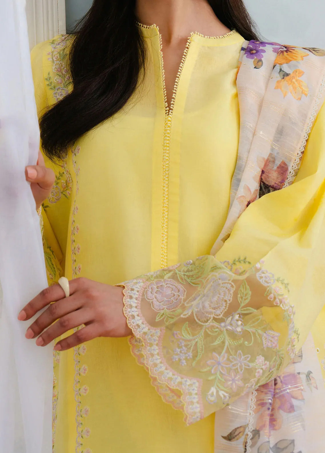 Coco By Zara Shahjahan Embroidered Jacquard Suits Unstitched 3 Piece - CZS25L 8A MEADOW Coco By Zara Shahjahan Embroidered Jacquard Suits Unstitched 3 Piece - CZS25L 8A MEADOW