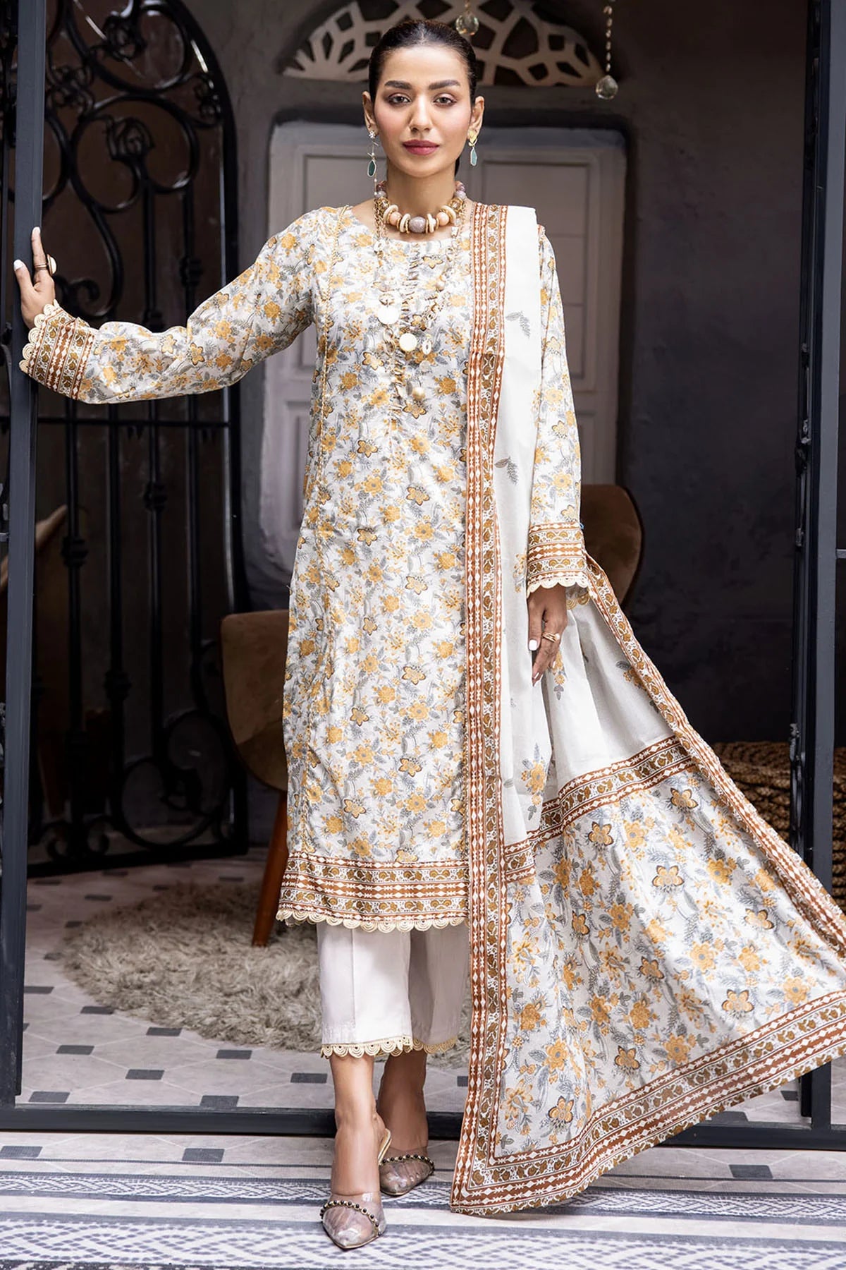 D#3724 Motifz Rang Digital Printed Lawn Collection 523 D#3724 Motifz Rang Digital Printed Lawn Collection 523