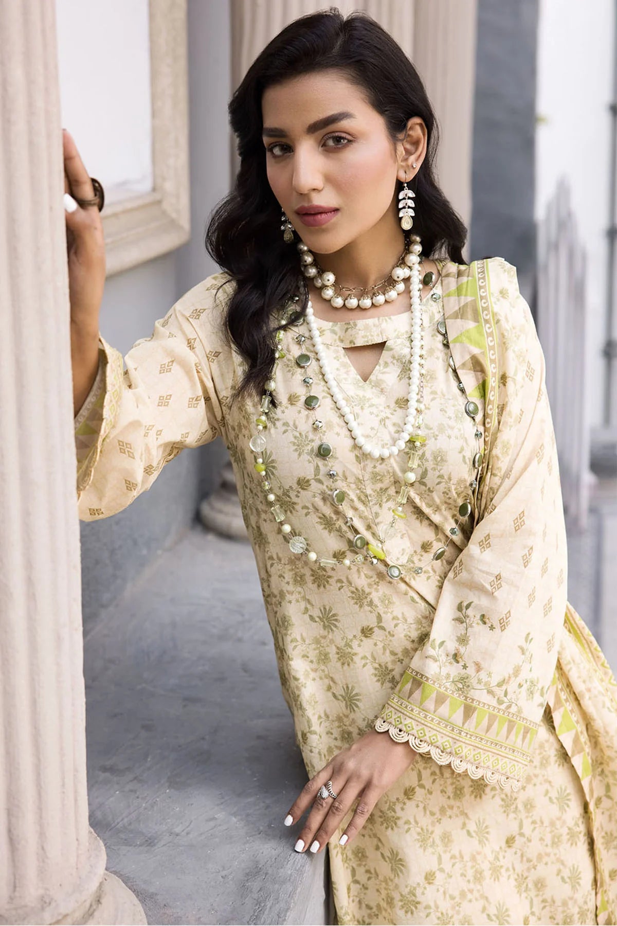 D#3726 Motifz Rang Digital Printed Lawn Collection 523 D#3726 Motifz Rang Digital Printed Lawn Collection 523