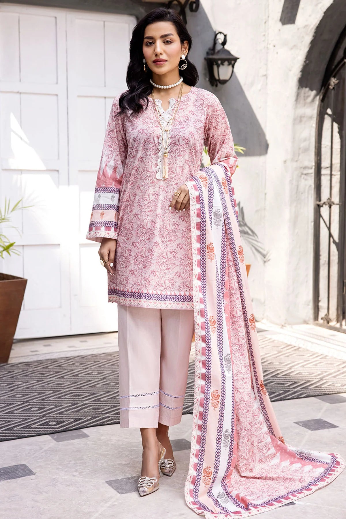 D#3727 Motifz Rang Digital Printed Lawn Collection 523 D#3727 Motifz Rang Digital Printed Lawn Collection 523
