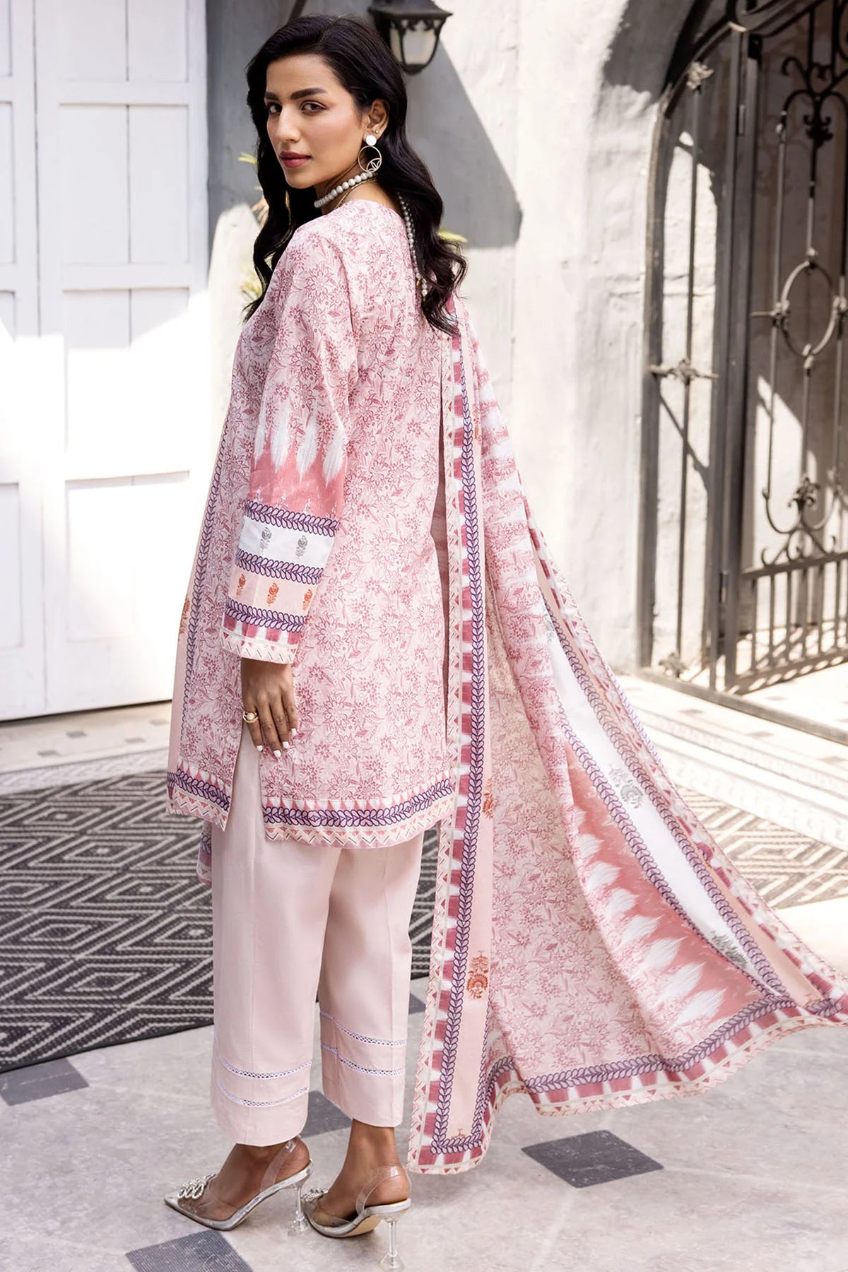 D#3727 Motifz Rang Digital Printed Lawn Collection 523 D#3727 Motifz Rang Digital Printed Lawn Collection 523
