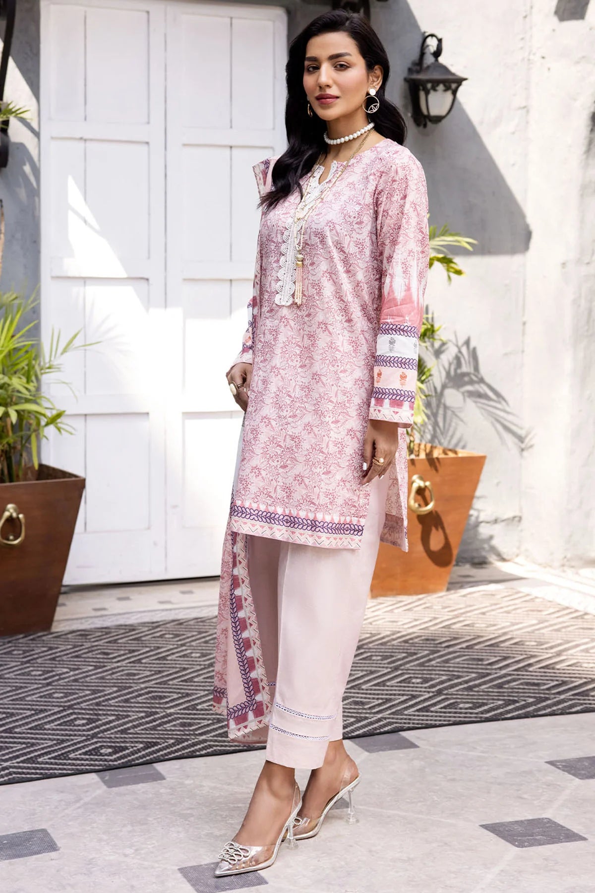 D#3727 Motifz Rang Digital Printed Lawn Collection 523 D#3727 Motifz Rang Digital Printed Lawn Collection 523