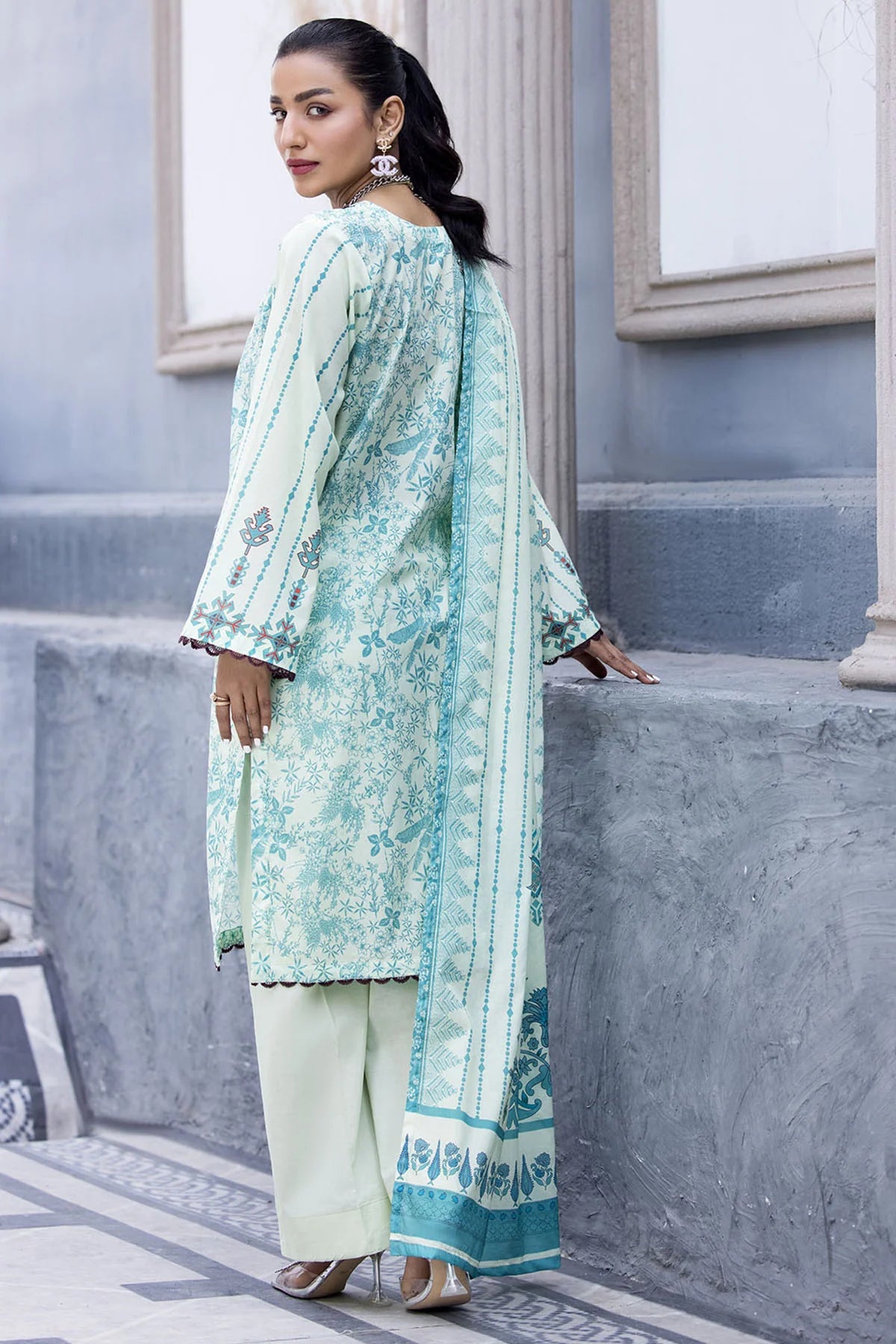 D#3728 Motifz Rang Digital Printed Lawn Collection 523 D#3728 Motifz Rang Digital Printed Lawn Collection 523