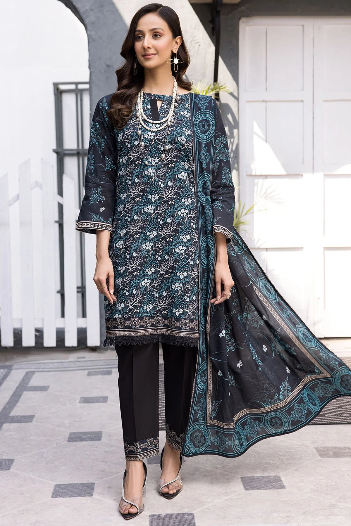 D#3731 Motifz Rang Digital Printed Lawn Collection 523 D#3731 Motifz Rang Digital Printed Lawn Collection 523