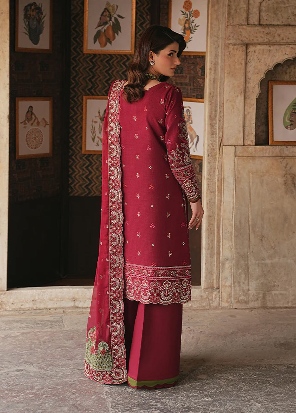 Maisone By Gulaal Luxury Embroidered Lawn 3 Piece Unstitched Suit GL26DLLV1 D-15 MIREVRA Maisone By Gulaal Luxury Embroidered Lawn 3 Piece Unstitched Suit GL26DLLV1 D-15 MIREVRA