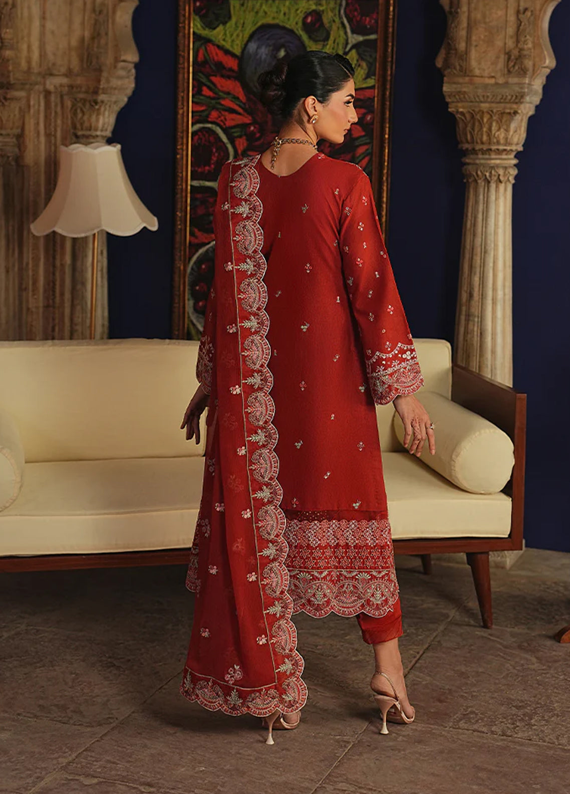 Maisone By Gulaal Luxury Embroidered Lawn 3 Piece Unstitched Suit GL26DLLV1 D-19 ZAFIELLE Maisone By Gulaal Luxury Embroidered Lawn 3 Piece Unstitched Suit GL26DLLV1 D-19 ZAFIELLE