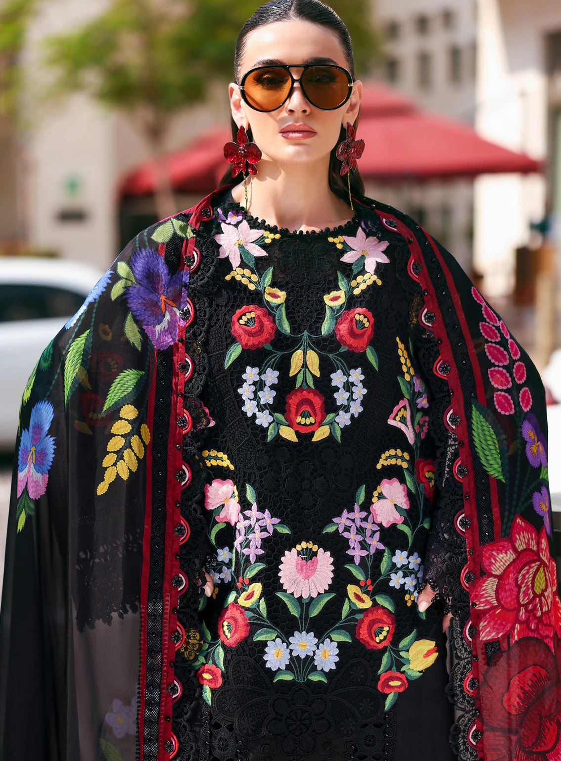 Maria B Luxury Embroidered Lawn 3 Piece Unstitched Suit MB26LLE D-10B Maria B Luxury Embroidered Lawn 3 Piece Unstitched Suit MB26LLE D-10B