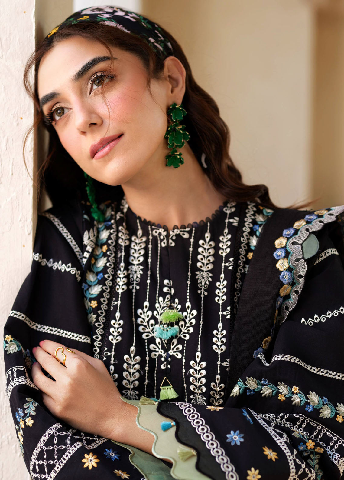 Maryum Hussain Embroidered Lawn Suits Unstitched 3 Piece - MH25LL 03 DAWN Maryum Hussain Embroidered Lawn Suits Unstitched 3 Piece - MH25LL 03 DAWN