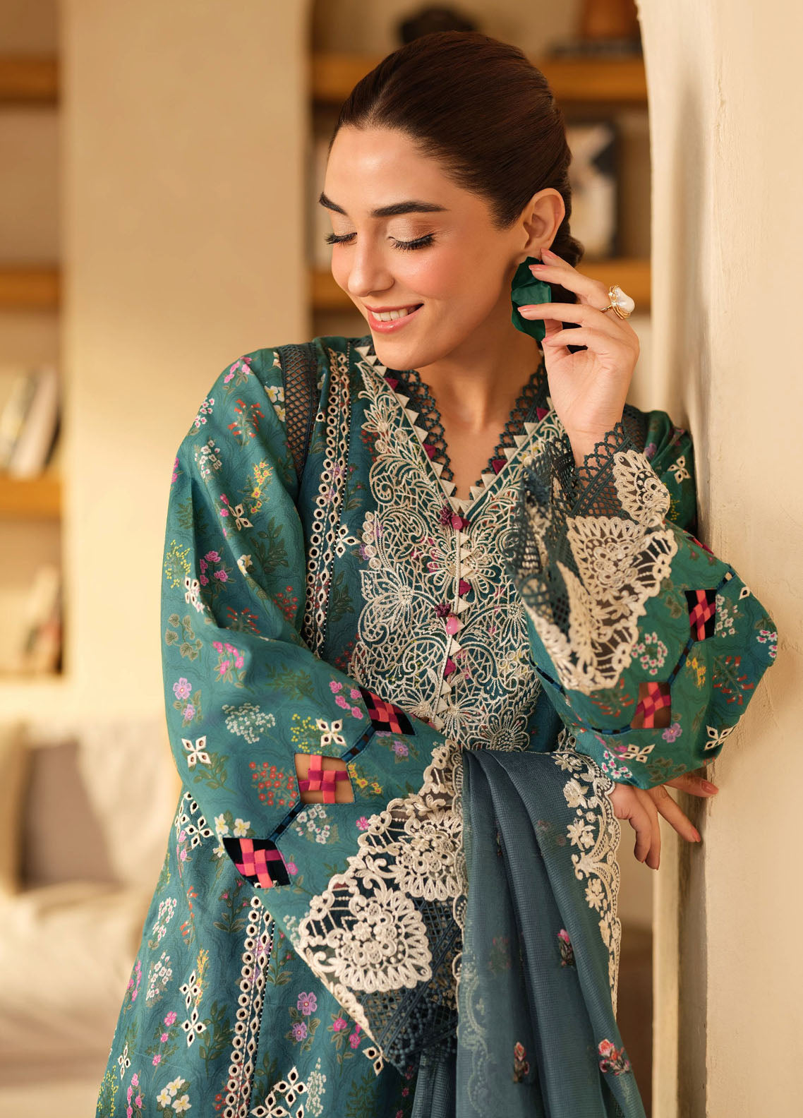 Maryum Hussain Embroidered Lawn Suits Unstitched 3 Piece - MH25LL 05 SEASHELL Maryum Hussain Embroidered Lawn Suits Unstitched 3 Piece - MH25LL 05 SEASHELL
