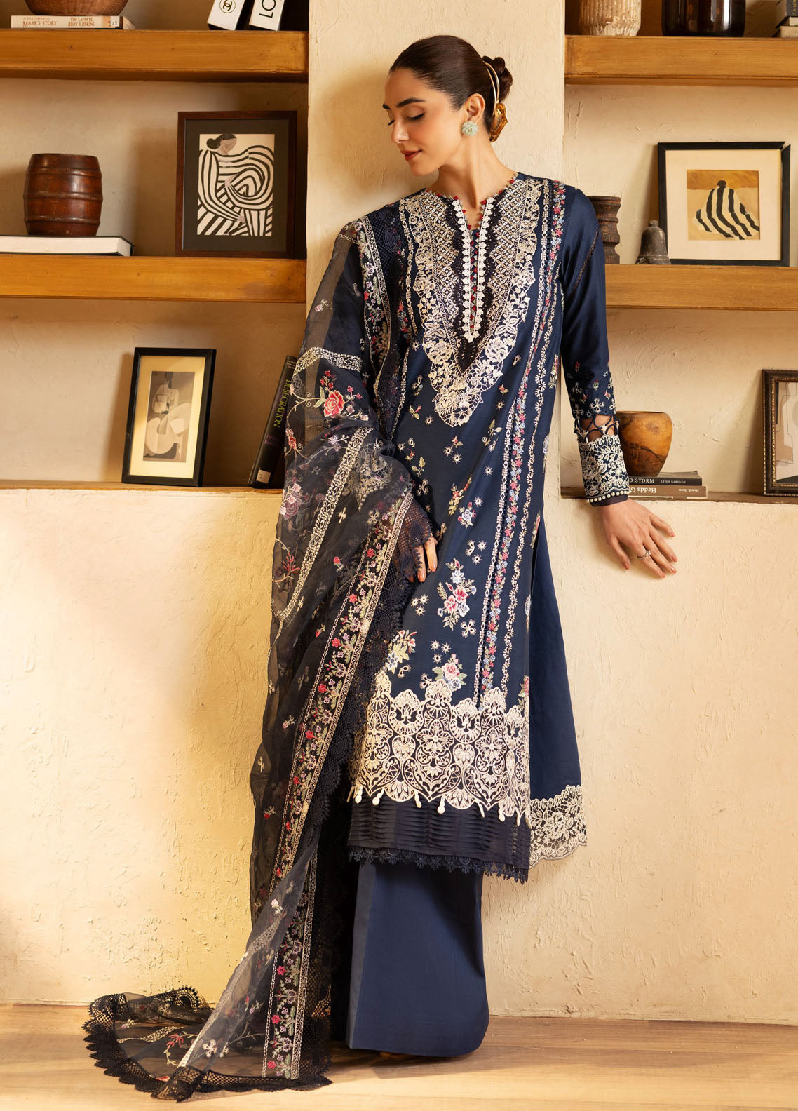 Maryum Hussain Embroidered Lawn Suits Unstitched 3 Piece - MH25LL 07 TWILIGHT Maryum Hussain Embroidered Lawn Suits Unstitched 3 Piece - MH25LL 07 TWILIGHT