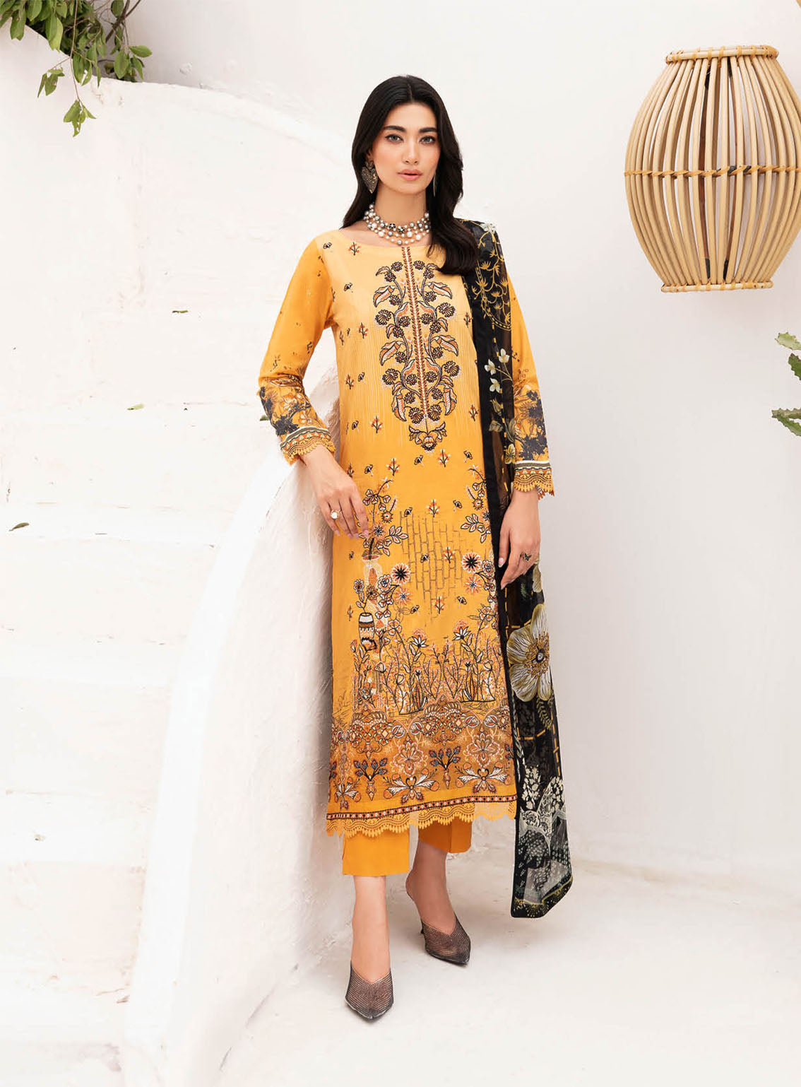 Mashaal By Ramsha Embroidered Lawn Suits Unstitched 3 Piece - RM24ML 1111 Mashaal By Ramsha Embroidered Lawn Suits Unstitched 3 Piece - RM24ML 1111