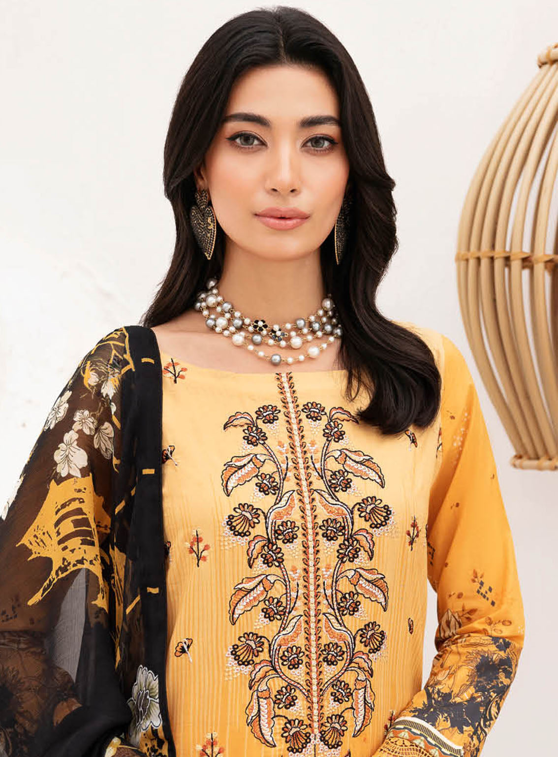 Mashaal By Ramsha Embroidered Lawn Suits Unstitched 3 Piece - RM24ML 1111 Mashaal By Ramsha Embroidered Lawn Suits Unstitched 3 Piece - RM24ML 1111