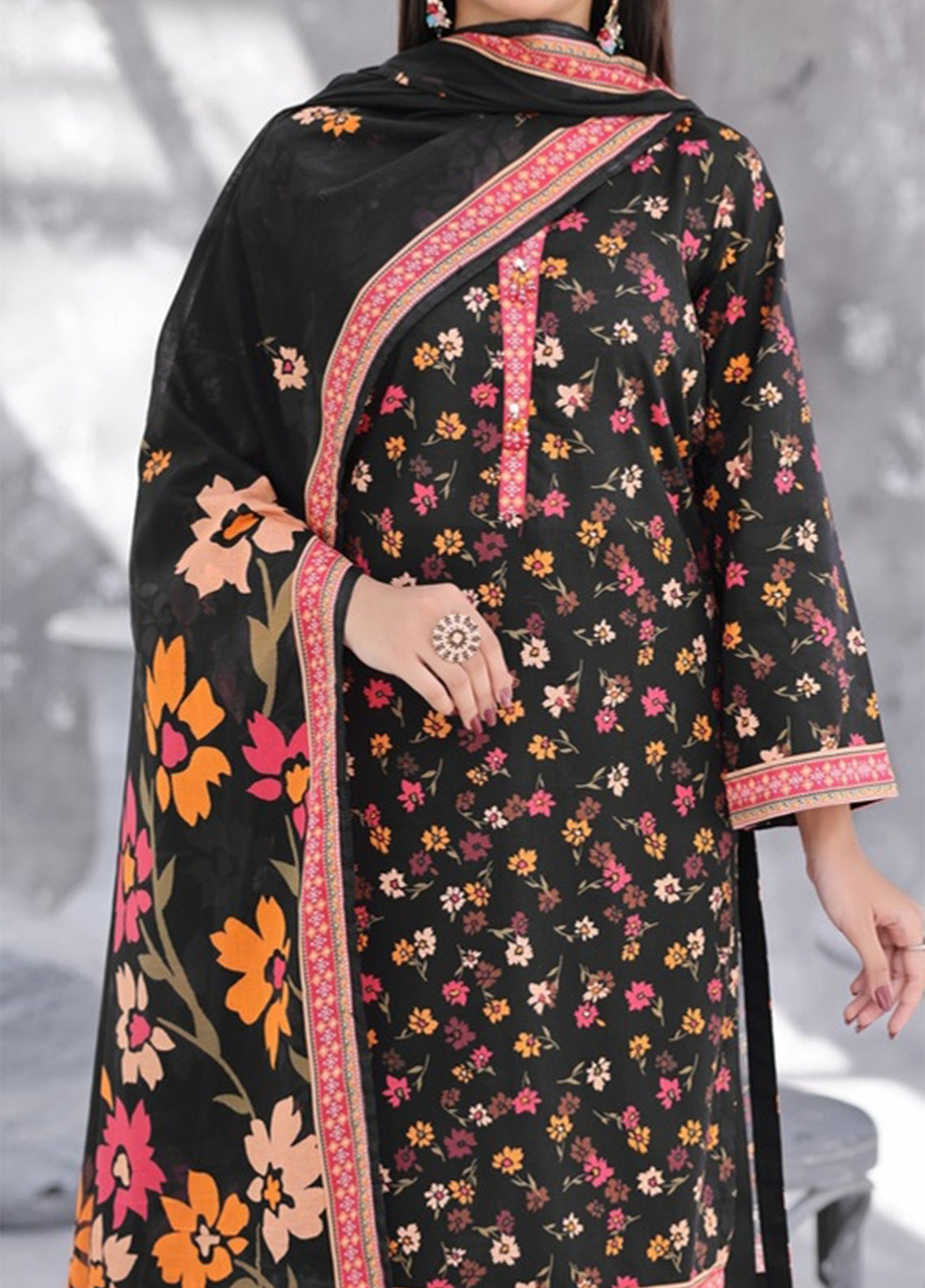 Maya By Aizal Printed Cambric 3 Piece Stitched Suit AL26MCV1 D-01 Maya By Aizal Printed Cambric 3 Piece Stitched Suit AL26MCV1 D-01