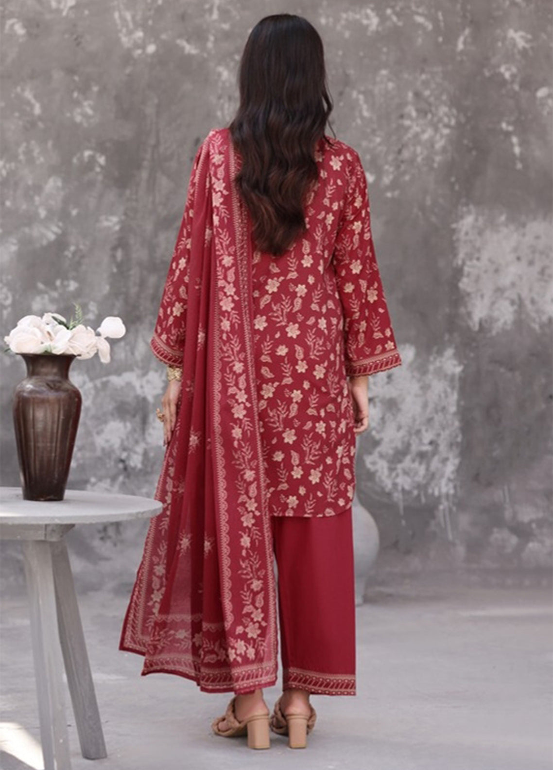 Maya By Aizal Printed Cambric 3 Piece Stitched Suit AL26MCV1 D-04 Maya By Aizal Printed Cambric 3 Piece Stitched Suit AL26MCV1 D-04