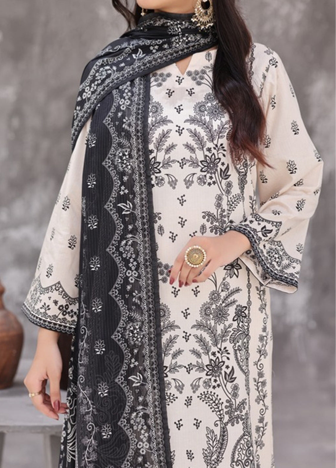 Maya By Aizal Printed Cambric 3 Piece Stitched Suit AL26MCV1 D-05 Maya By Aizal Printed Cambric 3 Piece Stitched Suit AL26MCV1 D-05