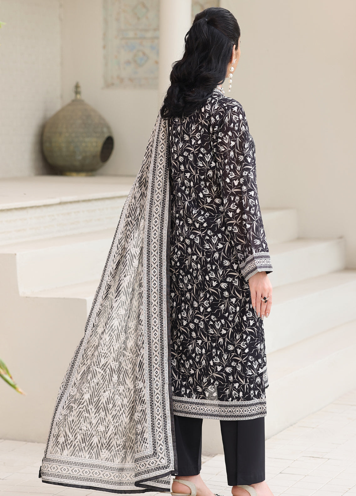 Maya By Aizal Printed Lawn 3 Piece Stitched Suit AL26MPV4 D-843 Maya By Aizal Printed Lawn 3 Piece Stitched Suit AL26MPV4 D-843