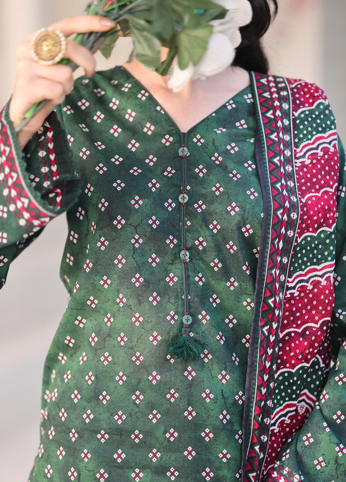 Maya By Aizal Printed Lawn 3 Piece Stitched Suit AL26MPV4 D-847 Maya By Aizal Printed Lawn 3 Piece Stitched Suit AL26MPV4 D-847