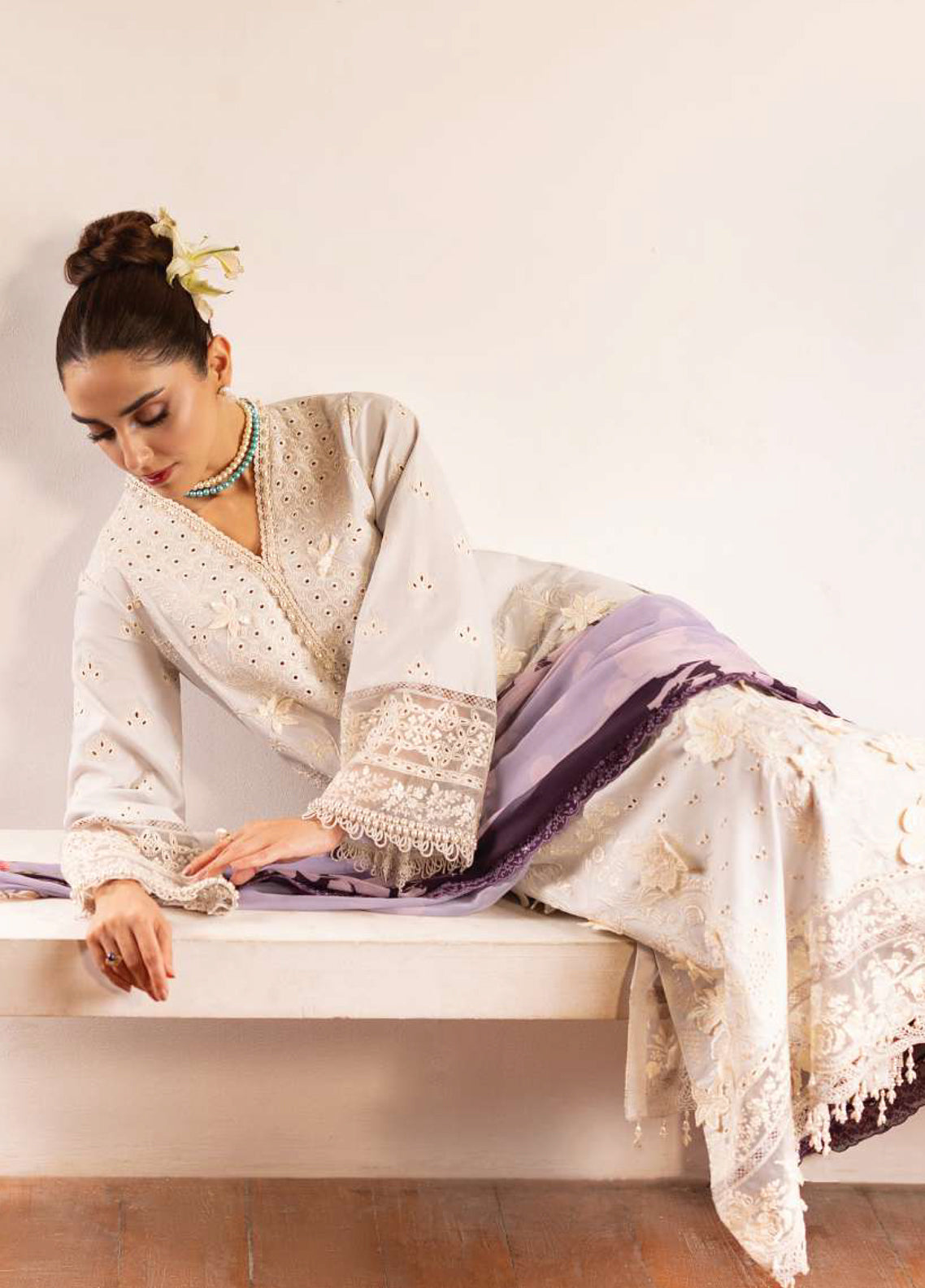 Maya By Imrozia Premium Luxury Embroidered Lawn 3 Piece Unstitched Suit IM26MLL D-153 RAMEEN Maya By Imrozia Premium Luxury Embroidered Lawn 3 Piece Unstitched Suit IM26MLL D-153 RAMEEN