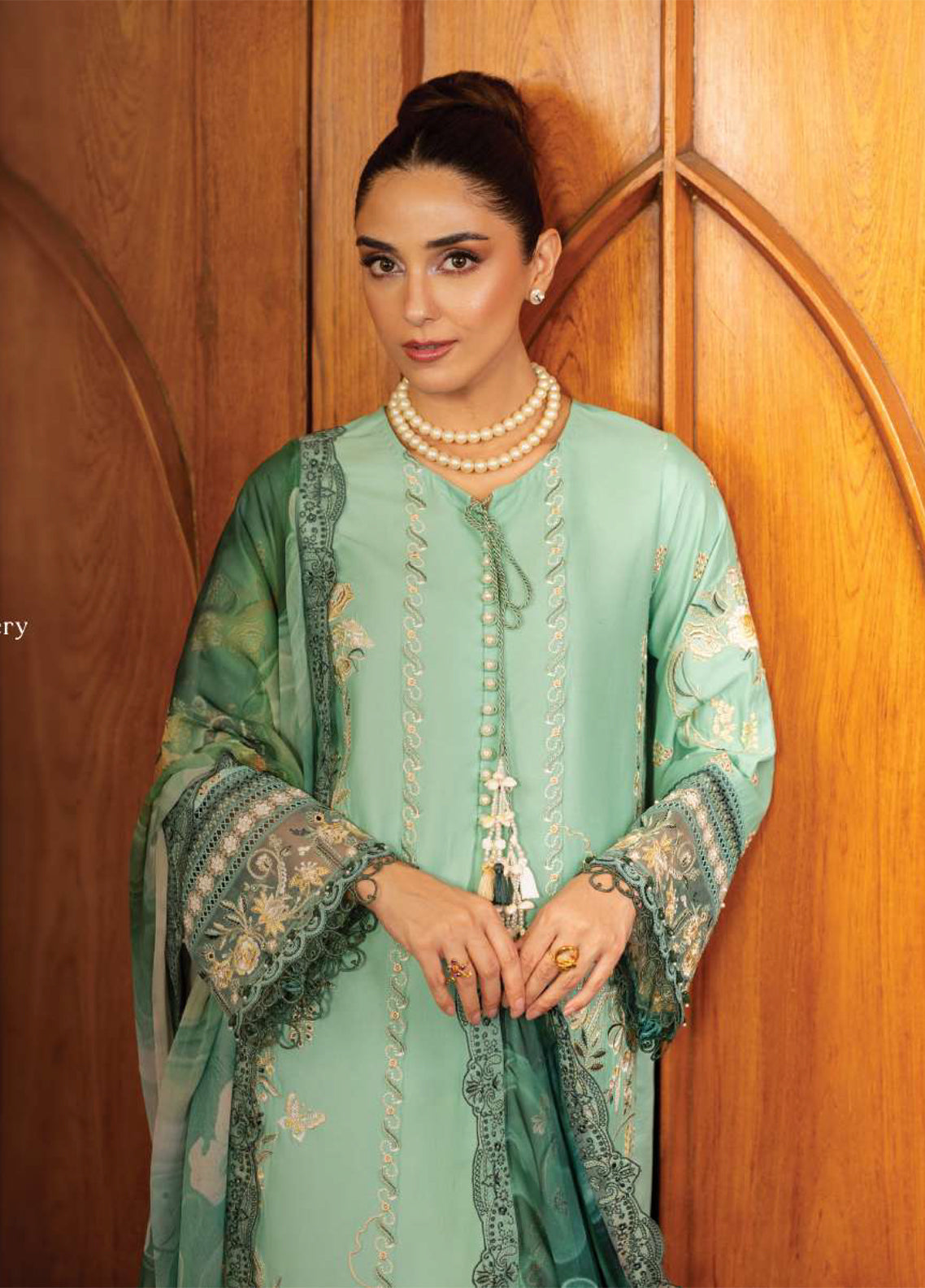 Maya By Imrozia Premium Luxury Embroidered Lawn 3 Piece Unstitched Suit IM26MLL D-156 YALINA Maya By Imrozia Premium Luxury Embroidered Lawn 3 Piece Unstitched Suit IM26MLL D-156 YALINA