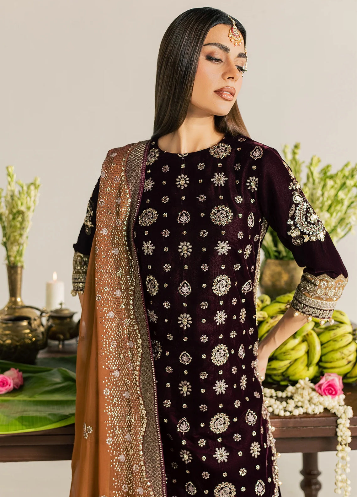 Maya By Nureh Luxury Embroidered Velvet 3 Piece Unstitched Suit NU26MV D-NW-134 Maya By Nureh Luxury Embroidered Velvet 3 Piece Unstitched Suit NU26MV D-NW-134