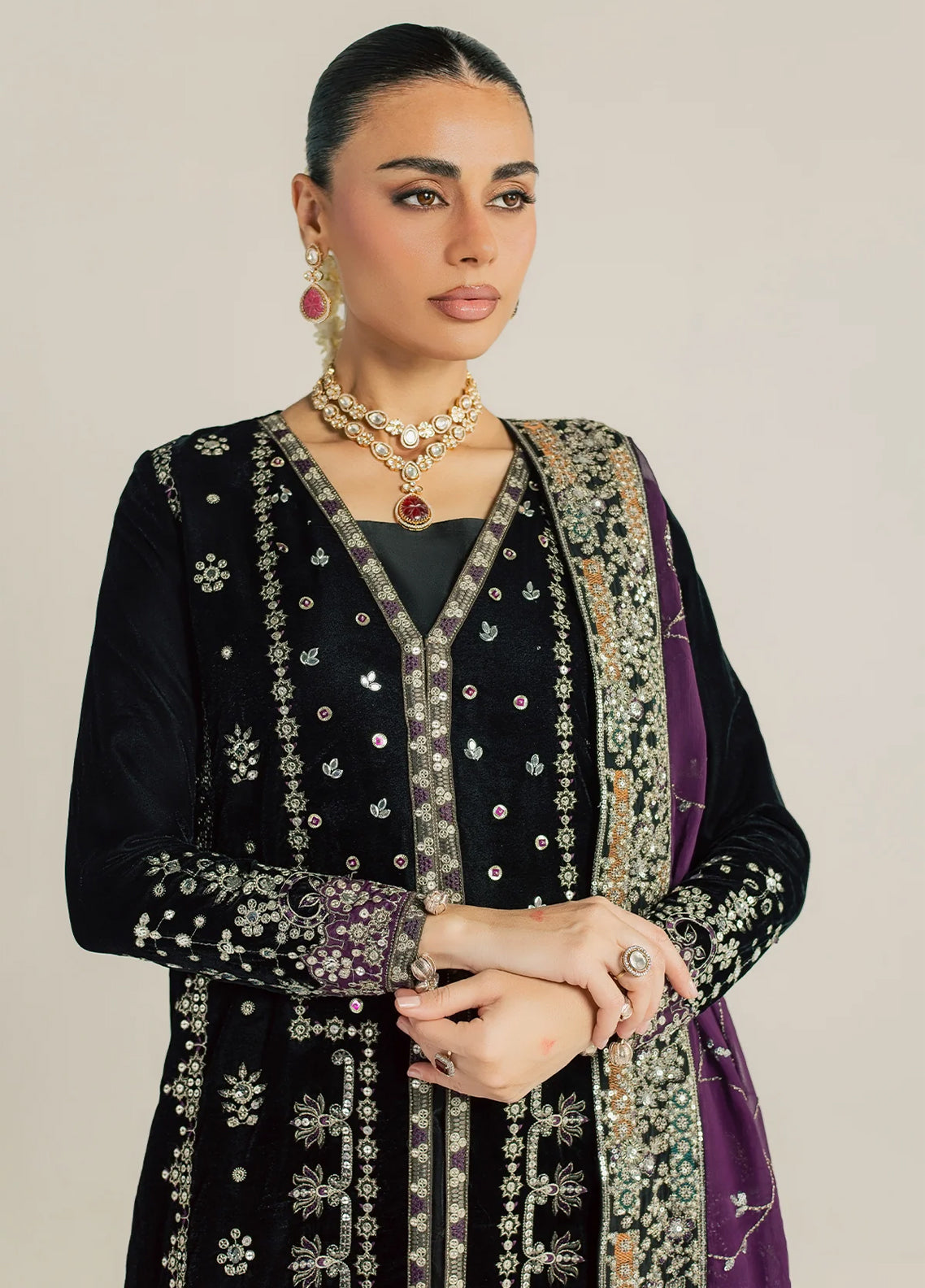 Maya By Nureh Luxury Embroidered Velvet 3 Piece Unstitched Suit NU26MV D-NW-136 Maya By Nureh Luxury Embroidered Velvet 3 Piece Unstitched Suit NU26MV D-NW-136