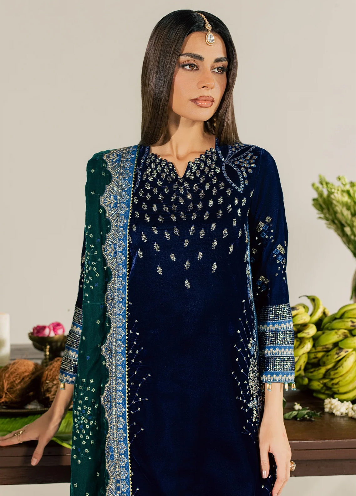 Maya By Nureh Luxury Embroidered Velvet 3 Piece Unstitched Suit NU26MV D-NW-137 Maya By Nureh Luxury Embroidered Velvet 3 Piece Unstitched Suit NU26MV D-NW-137