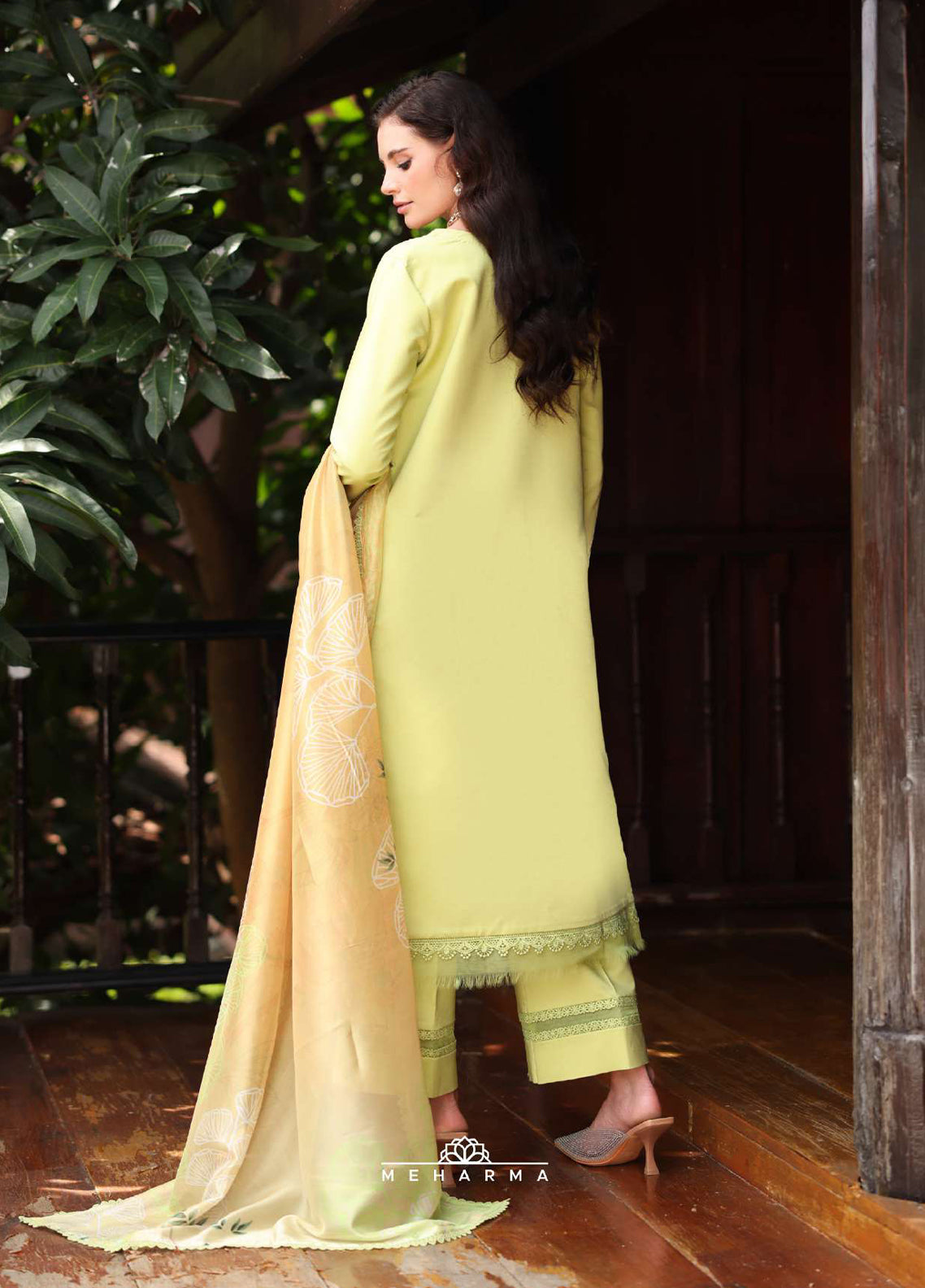 Meharma By Rang Rasiya Embroidered Lawn 3 Piece Unstitched Suit RR26M D-07 ISABELLA Meharma By Rang Rasiya Embroidered Lawn 3 Piece Unstitched Suit RR26M D-07 ISABELLA