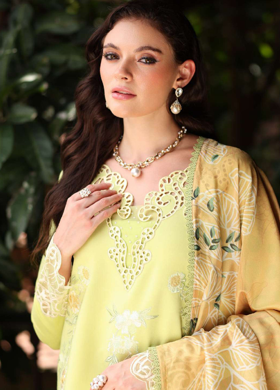 Meharma By Rang Rasiya Embroidered Lawn 3 Piece Unstitched Suit RR26M D-07 ISABELLA Meharma By Rang Rasiya Embroidered Lawn 3 Piece Unstitched Suit RR26M D-07 ISABELLA