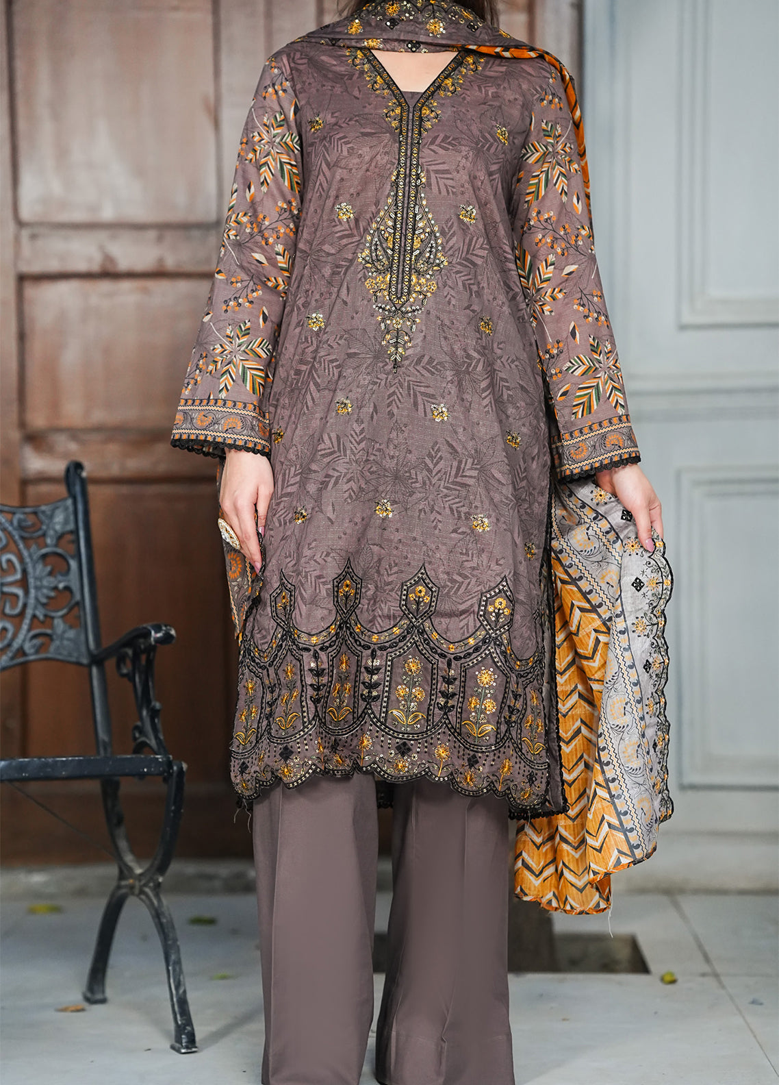 Misaal By VS Textile Embroidered Lawn 3 Piece Unstitched Suit VS26MEL D-573 Misaal By VS Textile Embroidered Lawn 3 Piece Unstitched Suit VS26MEL D-573