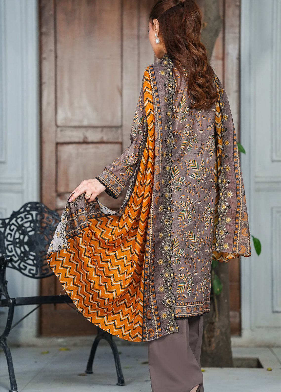Misaal By VS Textile Embroidered Lawn 3 Piece Unstitched Suit VS26MEL D-573 Misaal By VS Textile Embroidered Lawn 3 Piece Unstitched Suit VS26MEL D-573