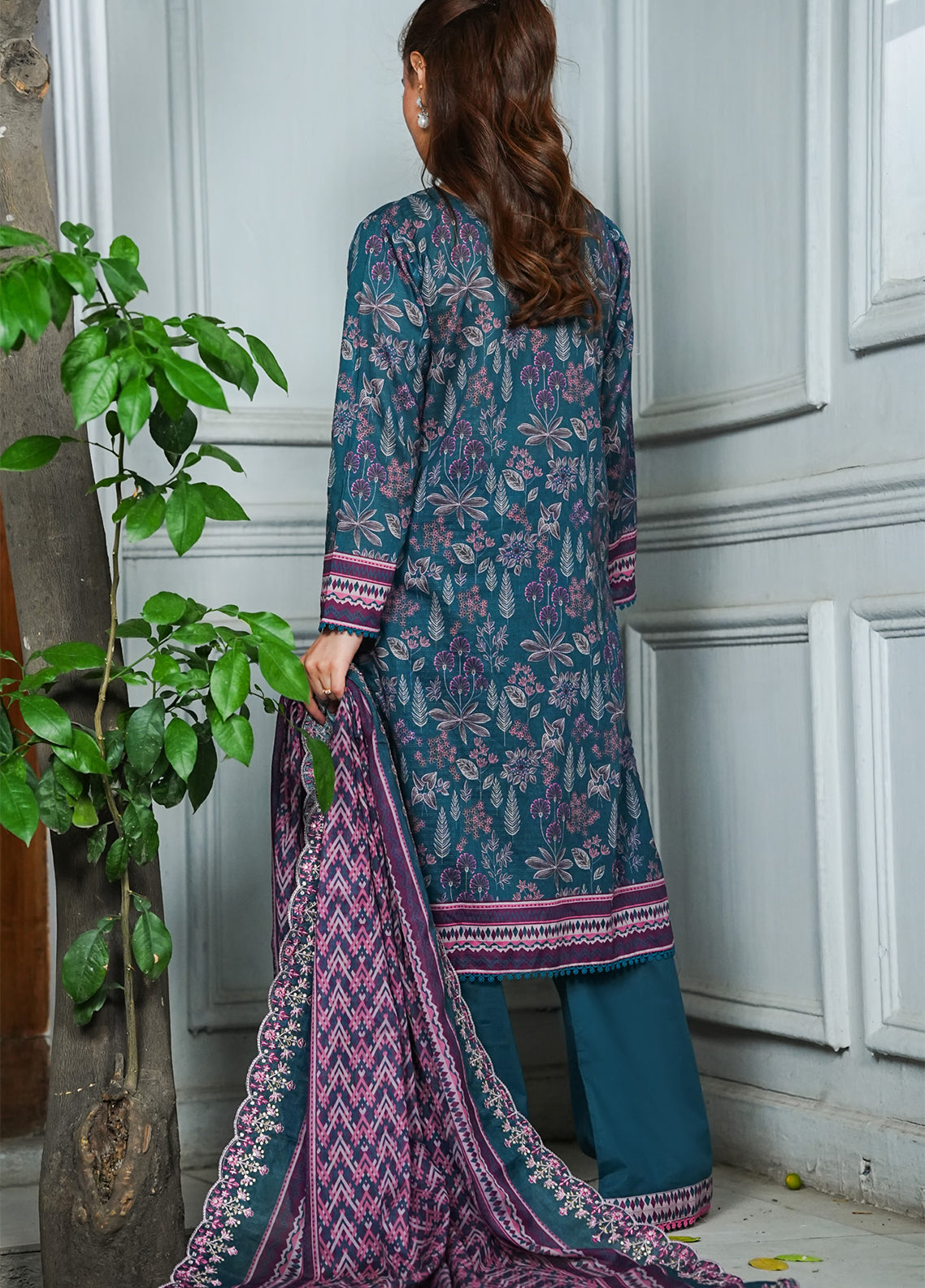Misaal By VS Textile Embroidered Lawn 3 Piece Unstitched Suit VS26MEL D-577 Misaal By VS Textile Embroidered Lawn 3 Piece Unstitched Suit VS26MEL D-577