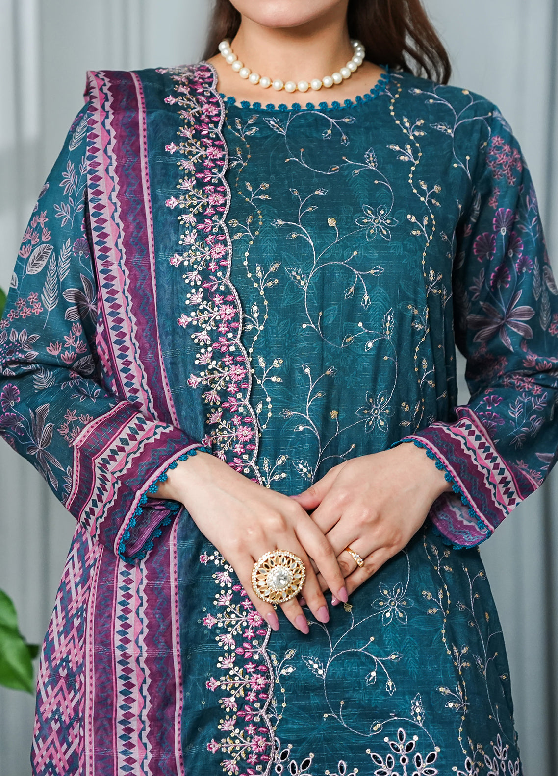 Misaal By VS Textile Embroidered Lawn 3 Piece Unstitched Suit VS26MEL D-577 Misaal By VS Textile Embroidered Lawn 3 Piece Unstitched Suit VS26MEL D-577