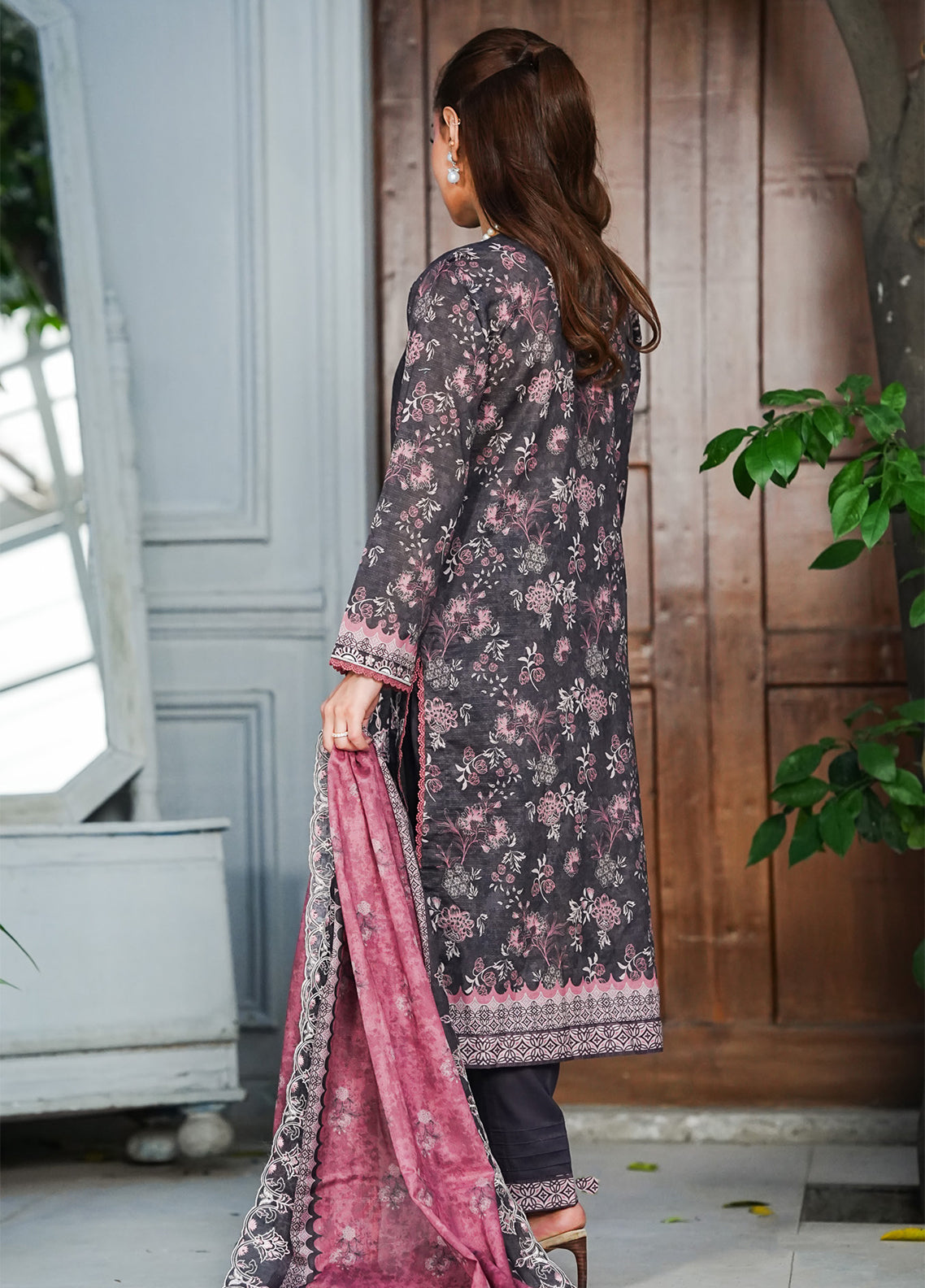 Misaal By VS Textile Embroidered Lawn 3 Piece Unstitched Suit VS26MEL D-578 Misaal By VS Textile Embroidered Lawn 3 Piece Unstitched Suit VS26MEL D-578