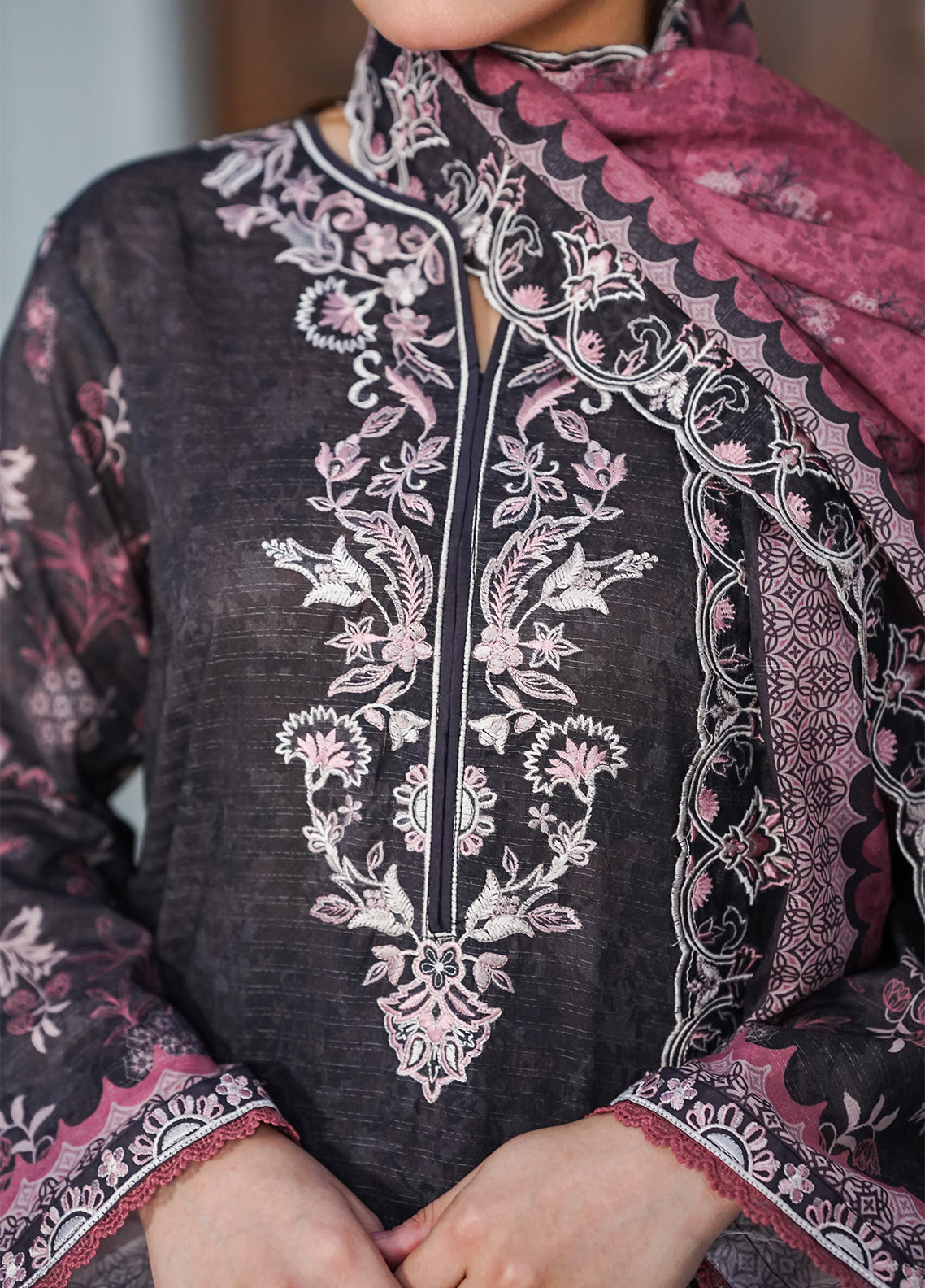Misaal By VS Textile Embroidered Lawn 3 Piece Unstitched Suit VS26MEL D-578 Misaal By VS Textile Embroidered Lawn 3 Piece Unstitched Suit VS26MEL D-578